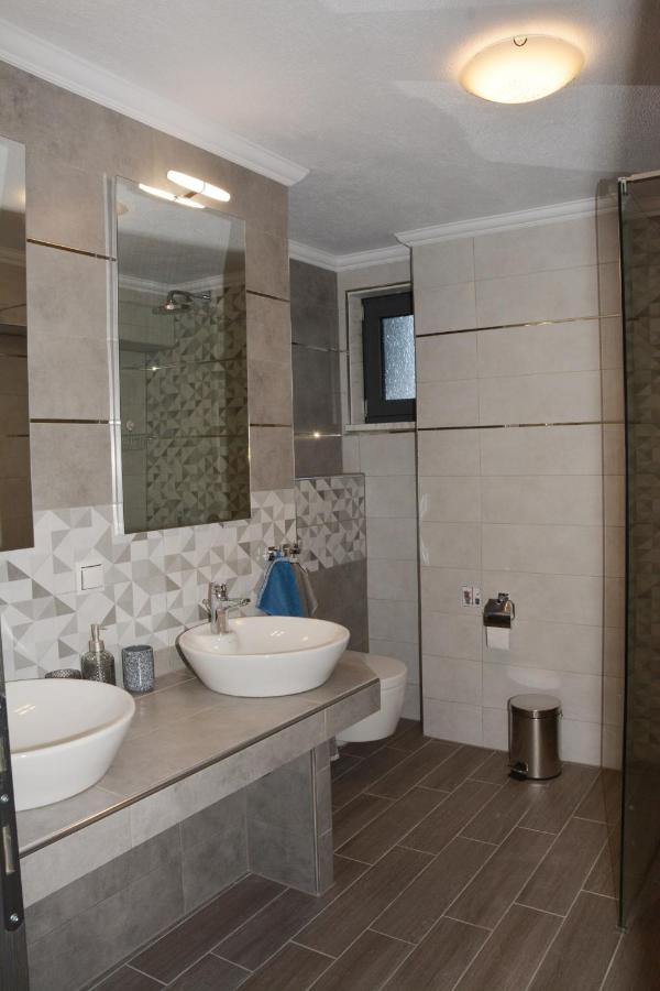 Pegasus Sea View Luxury Apartments Vrasná Eksteriør bilde