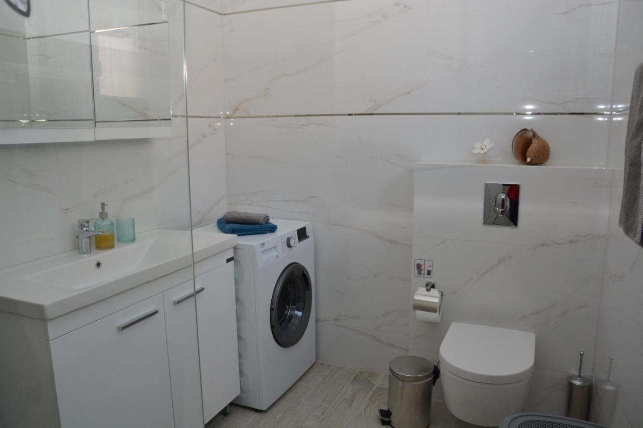 Pegasus Sea View Luxury Apartments Vrasná Eksteriør bilde