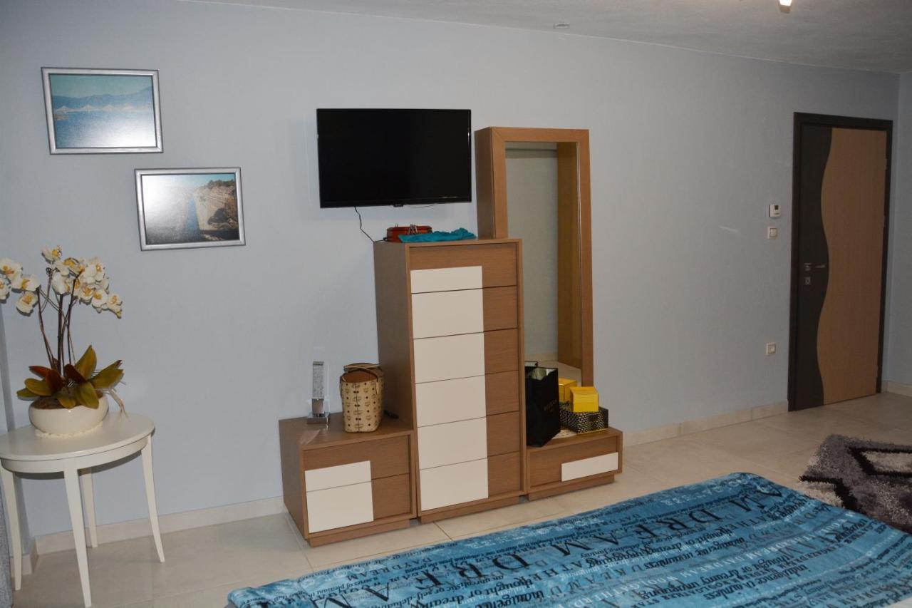 Pegasus Sea View Luxury Apartments Vrasná Eksteriør bilde